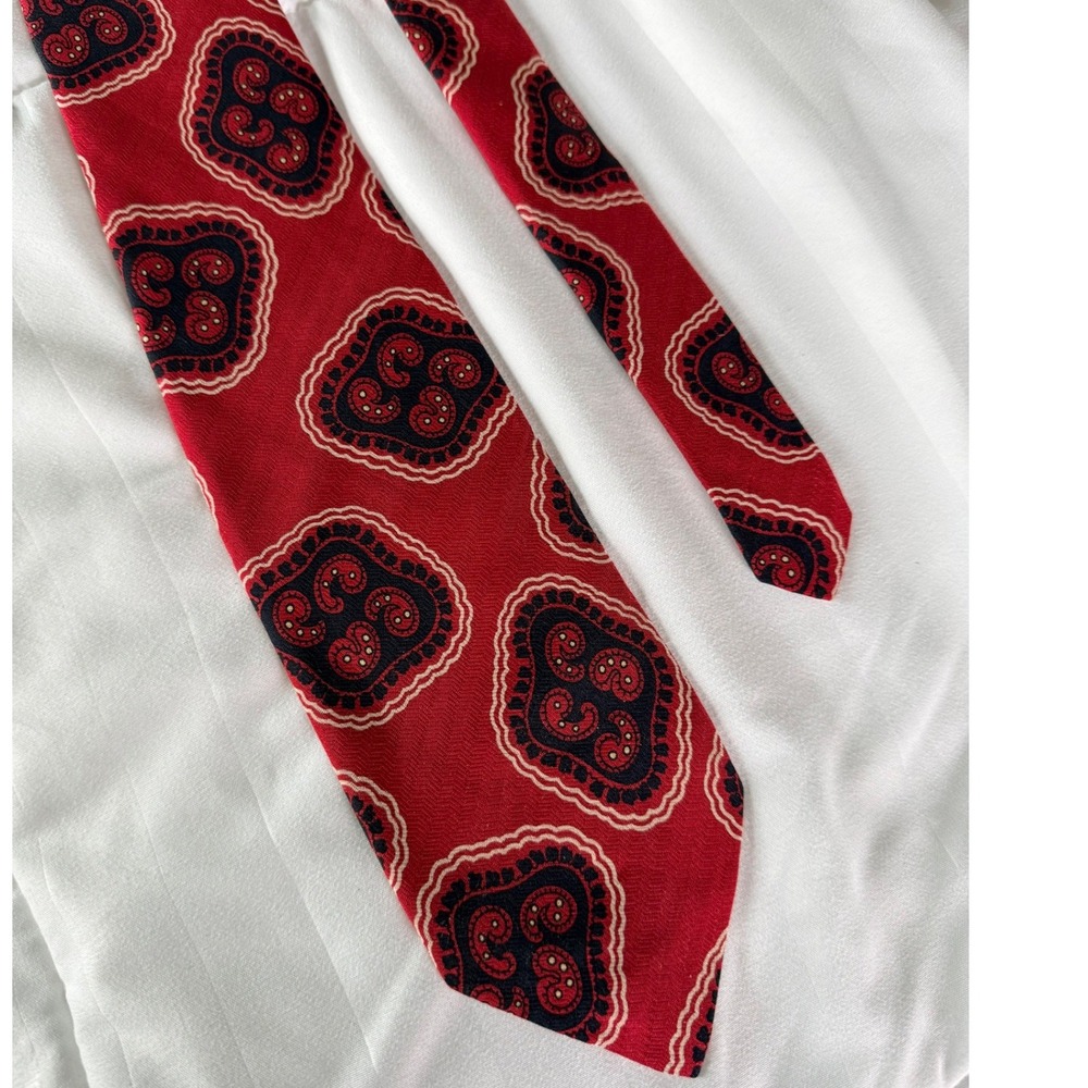 VTG Robert Talbott Best of Class Red Paisley Medallion Silk Tie Hand Sewn Luxury